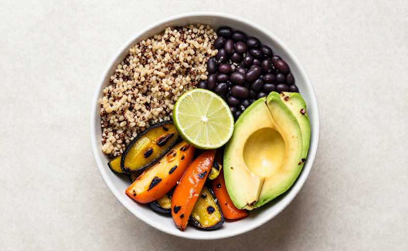 Women eat Laba porridge with more ingredients